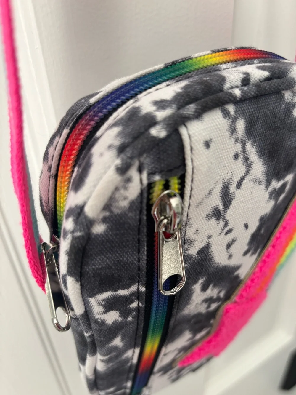 New Kids Tie-Dye Rainbow Shooting Star Crossbody Bag
